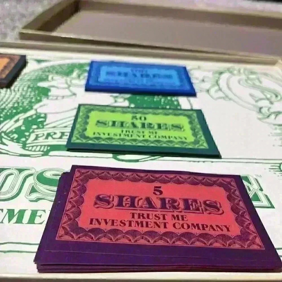 Trust Me Vintage 1981 Parker Brothers Board Game Replacement Shares - Picture 4 of 4